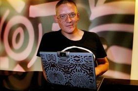 Ungaro po novem vodi Giles Deacon