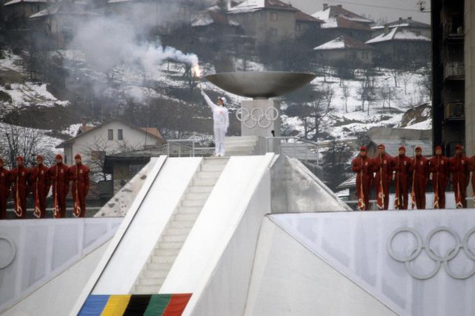 Nekdanja umetnostna drsalka Sanda Dubravčić med prižigom olimpijskega ognja.  | Foto: Guliverimage/Getty Images