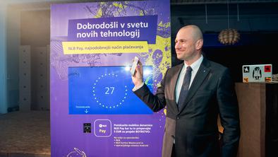 Če imate pametni telefon, lahko plačilno kartico kar pozabite doma