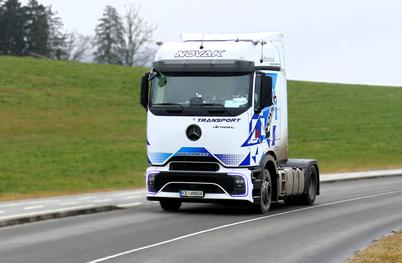 Na slovenske ceste zapeljal novi Mercedes-Benz Actros L z inovativno kabino ProCabine