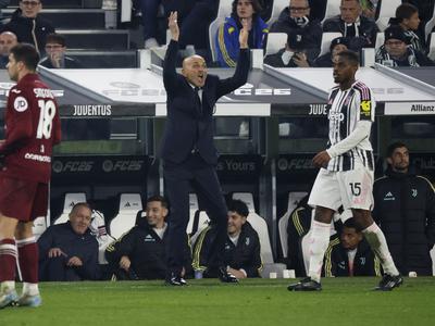 V živo: Milan lahko skoči na vrh, Juventus zgolj do točke na mestnem derbiju