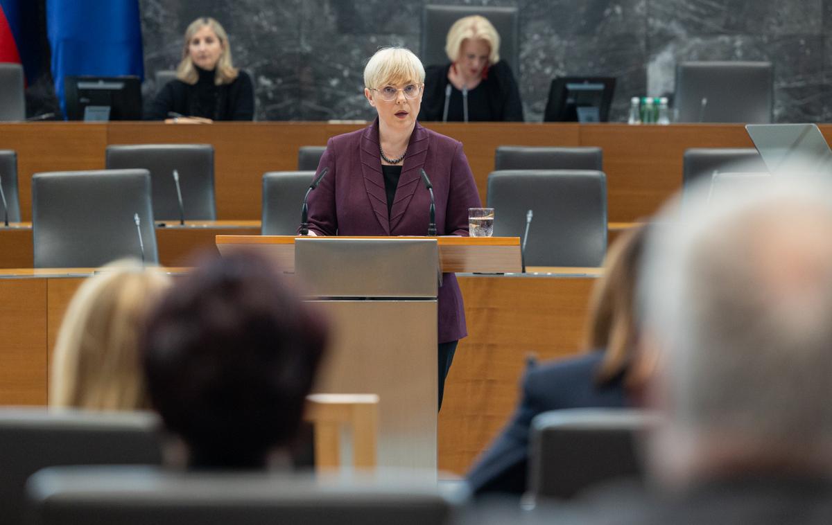 Nataša Pirc Musar | Predsednica republike Nataša Pirc Musar je sklic izredne seje DZ zahtevala sama takoj po napadu v Novem mestu, v katerem je življenje izgubil 48-letnik.  | Foto STA