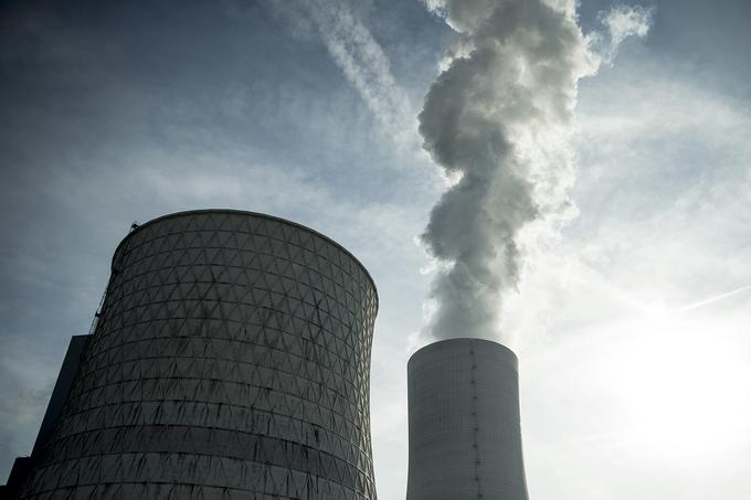 "Povprečen prebivalec Evropske unije pridobi približno 70 odstotkov vse energije iz fosilnih virov, povprečen prebivalec Slovenije pa 60 odstotkov." (Na fotografiji termoelektrarna.) | Foto: Ana Kovač