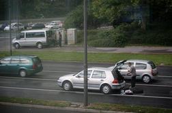 Menjava kolesa sredi najbolj prometnega križišča