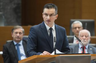 Šarec o pokojninah: "Ni treba, da bi se ljudje zdaj na hitro upokojevali" #video