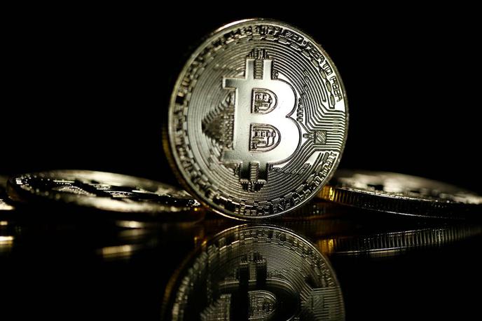 Bitcoin | Tržna kapitalizacija bitcoina presega 300 milijard evrov, kar je največ od začetka obstoja te kriptovalute. | Foto Reuters