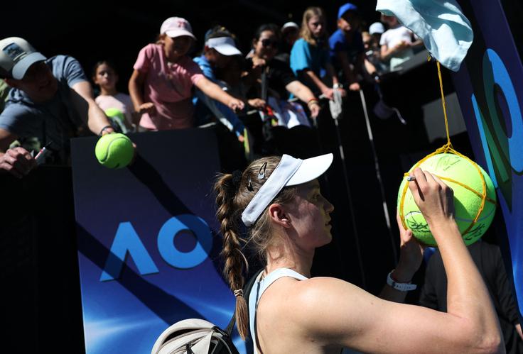 Kazahstanka je leta 2022 že osvojila grand slam turnir. V Melbournu je premagala Kajo Juvan že dvakrat. | Foto: Reuters