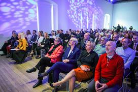 Prireditev ob 35-letnici TOM telefona z okroglo mizo