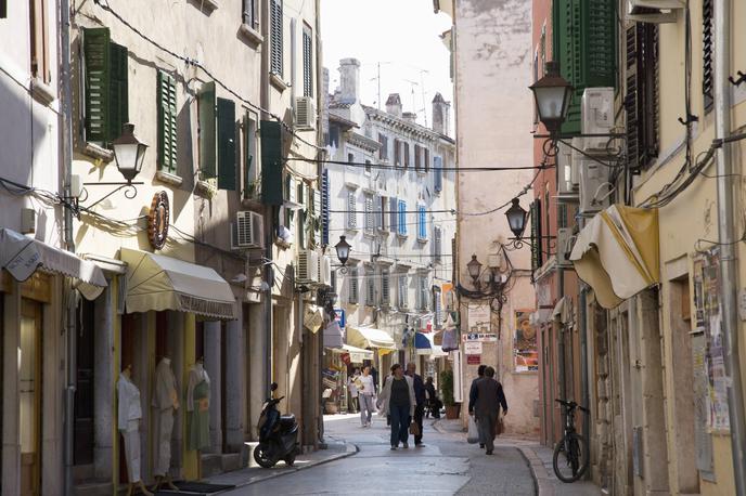 Hrvaška trgovine | Za najdražje županije so se izkazale Zadrska, Dubrovniško-neretvanska in Istrska, ki so za 7,9, 7,4 oz. 5,8 odstotka dražje od najcenejše in obenem referenčne Siško-moslavške županije. | Foto Guliverimage