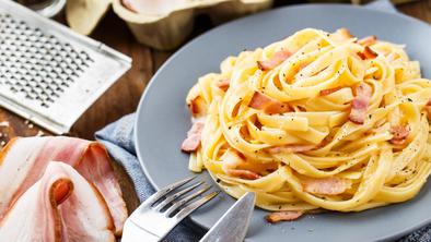 Testenine carbonara, hrana za dušo (in mačka)