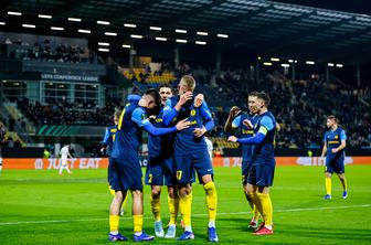 Celjani še drugič zapored med 16 najboljših, Fiorentina močno trpela