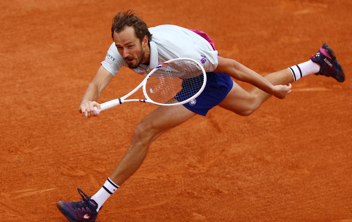Roland Garros Danil Medvedjev | Danil Medvedjev je znova Roland Garros končal že v prvem krogu. | Foto Reuters