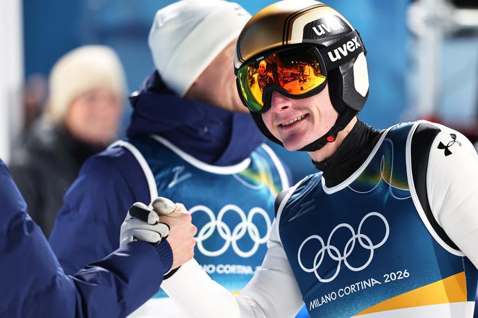 Domen Prevc | Domen Prevc je s posamičnim olimpijskim zlatom v Predazzu dvignil tudi finančne številke slovenskih nagrad. | Foto Guliverimage