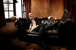 Nick Oliveri se je izognil zaporu