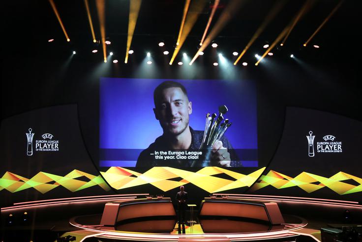 Največ glasov za najboljšega igralca v prejšnji sezoni je prejel belgijski as Eden Hazard. Naslov bi lahko ubranil le v primeru, če bi z madridskim Realom v skupinskem delu lige prvakov osvojil tretje mesto in nato spomladi nadaljeval pot v evropski ligi. | Foto: Reuters