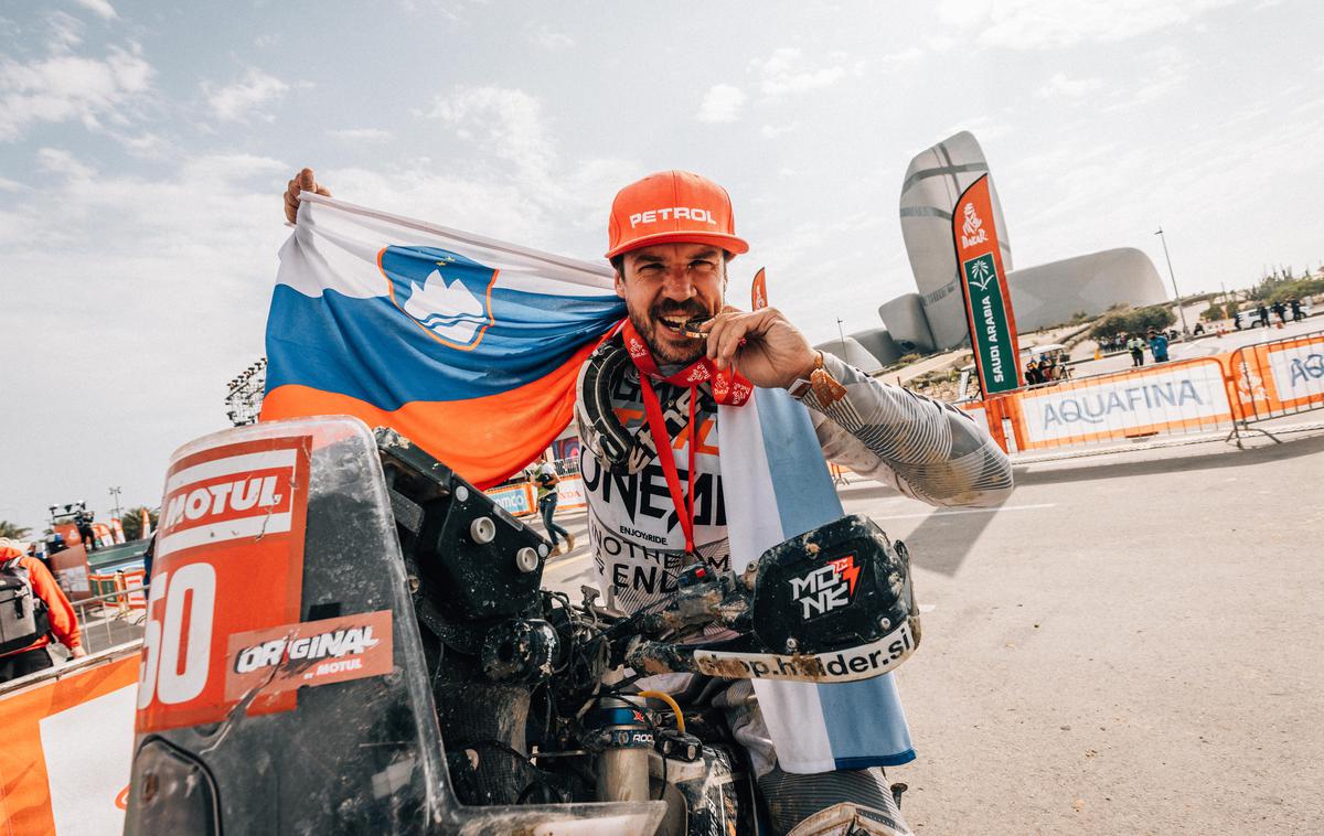 Dakar Simon Marčič | Simon Marčič gre samozavestno na Dakar, a se zaveda glavne šibkosti svojega motorja. | Foto Denis Janežič