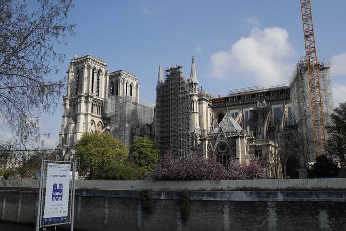 Macron: Notre Dame bo obnovljen do leta 2024