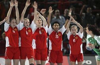 Rusinje zlahka v finale
