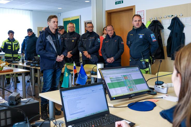 Premier Robert Golob je izpostavil, da ljudje danes vedo, da je v težkih trenutkih pomoč na poti. | Foto: STA
