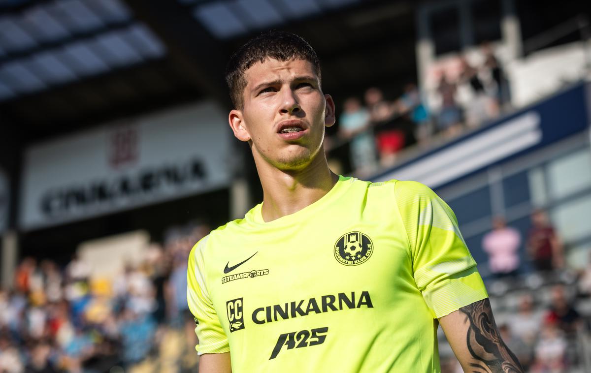 Lovro Štubljar | Lovro Štubljar je v minuli sezoni kot posojen član Empolija branil za Celje. | Foto Jure Banfi/alesfevzer.com