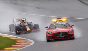 Verstappen po vsega dveh krogih zmagovalec deževne sage v Belgiji