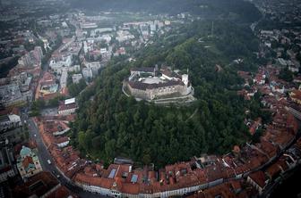 V košari toplozračnega balona smo se zbujali nad Ljubljano