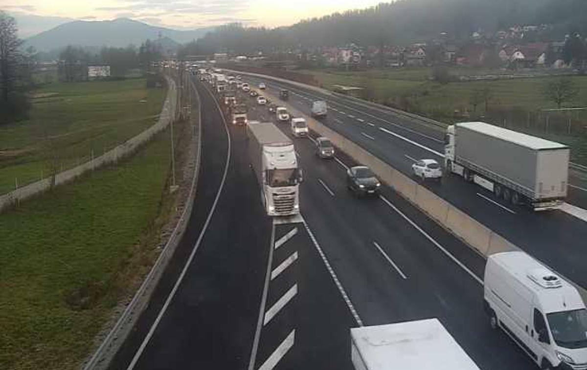 Primorska avtocesta, Brezovica | Nastal je daljši zastoj. | Foto promet.si