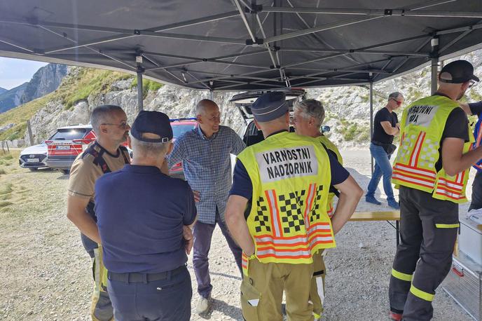 Janez Janša | Gašenje naj bi bilo potrebno vse do prvega dežja. | Foto Gasilska zveza Slovenije/Facebook