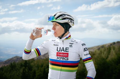 Tadej Pogačar v novi kampanji za Jano – Začuti svoj jaz