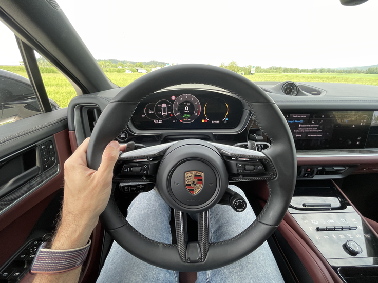 Porsche cayenne | Foto: Gregor Pavšič