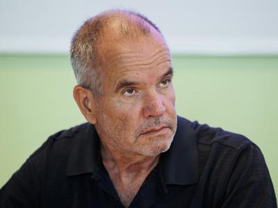 Znanemu psihiatru ob odpovedi z verigo zapečatili pisarno