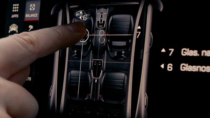 V tako dovršenem avtomobilu, ki ga lahko voziš izjemno nadzorovano in v katerem se počutiš varno, tudi pri poslušanju glasbe med vožnjo, lahko doživiš neko novo izkušnjo. | Foto: 