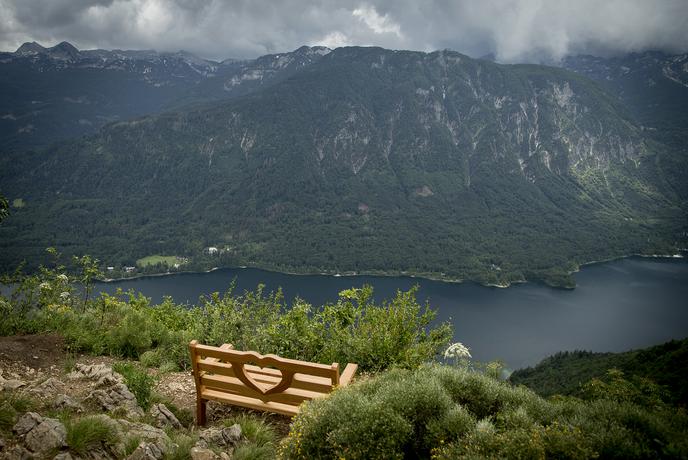 Na Vogar v podporo gorskim reševalcem, z bosonogimi na Ratitovec, na porcijo klasike pod Črno prst #izlet