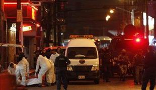 V napadu na mehiški bar najmanj 20 mrtvih