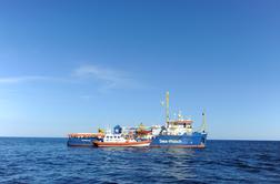 Ladja s prebežniki vplula v pristanišče na Siciliji