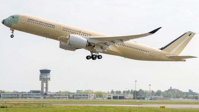 Airbus je z novo različico letala v Franciji opravil prvi testni polet. | Foto: Airbus
