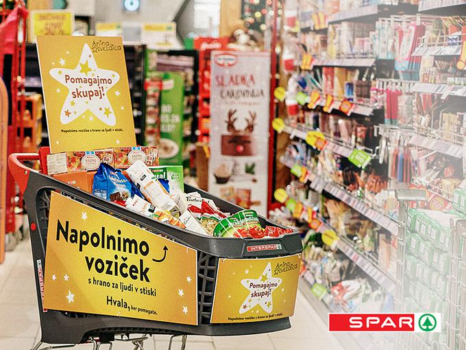 V voziček za Sparovo blagajno položite živila z daljšim rokom uporabe. | Foto: Spar