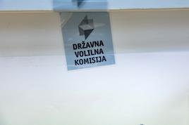 Danes še štetje glasovnic, poslanih po pošti iz Slovenije
