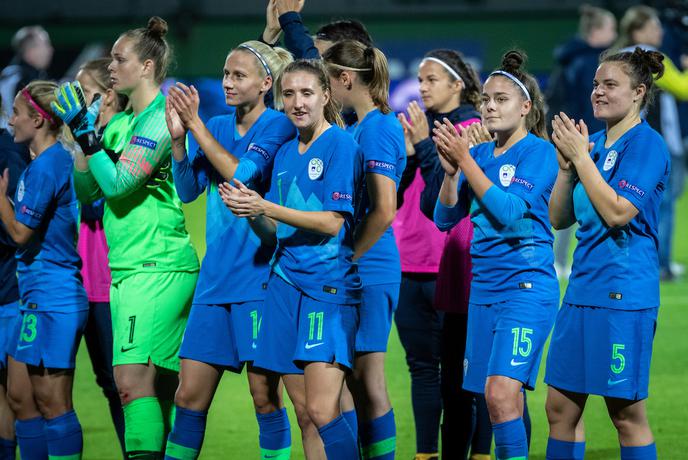 Slovenke v Grčijo po tri točke
