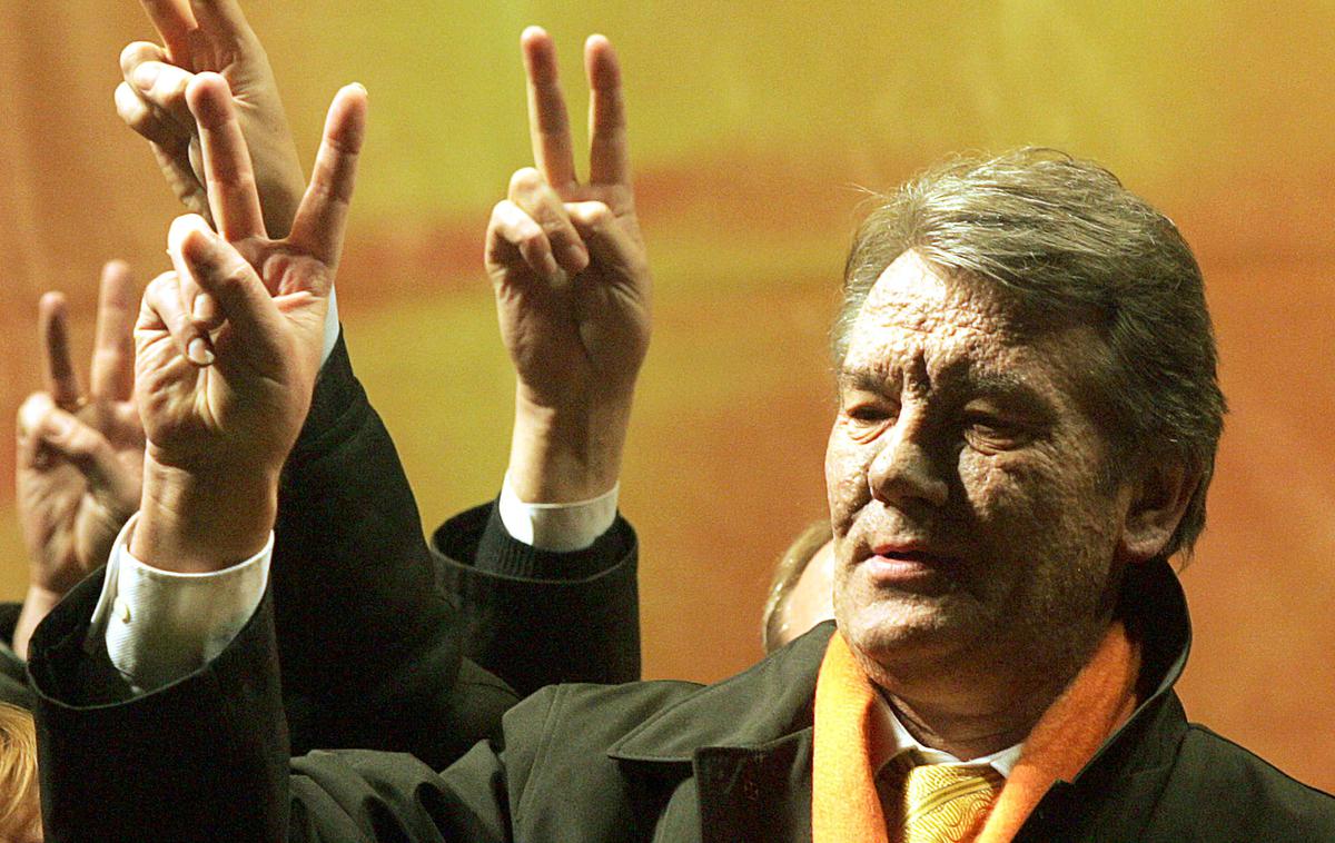 Viktor Juščenko | Na Juščenkovem obrazu so še vedno vidne posledice zastrupitve z dioksinom leta 2004. Juščenko je trdil, da ga je zastrupila takratna proruska oblast v Kijevu. | Foto Reuters