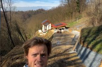 Američan v devetih mesecih popolnoma obnovil hišo, a ogromno dela ga še čaka