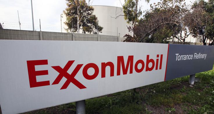 Na Aljaski so se ameriški in ruski uradniki ob robu srečanja med Trumpom in Putinom pogovarjali tudi o vstopu Exxon Mobila v ruski naftni in plinski projekt Sahalin-1. | Foto: Guliverimage