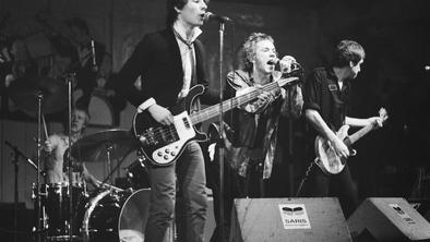 Slavni režiser bo snemal serijo o Sex Pistols
