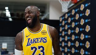 Trije razlogi, da bo LeBron James odigral 23. sezono, tudi Luka Dončič