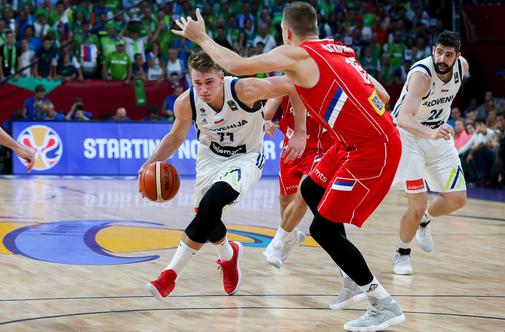 Zmagovalne superge Luke Dončića prinesle 30 tisočakov za perspektivne košarkarje