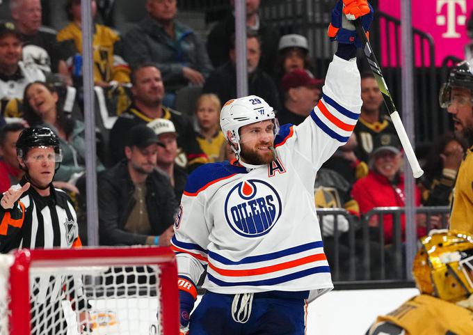 Leon Draisaitl je blestel od zmagi Edmonton Oilers nad Vegasom. | Foto: Reuters