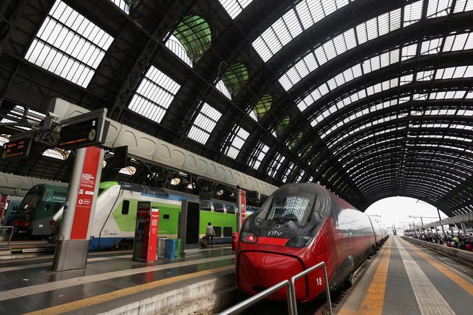 Železniška postaja v Milanu | Glede na napovedi sindikatov bodo protestirali železniški delavci, zaposleni v družbah Trenitalia in Italo. | Foto Reuters