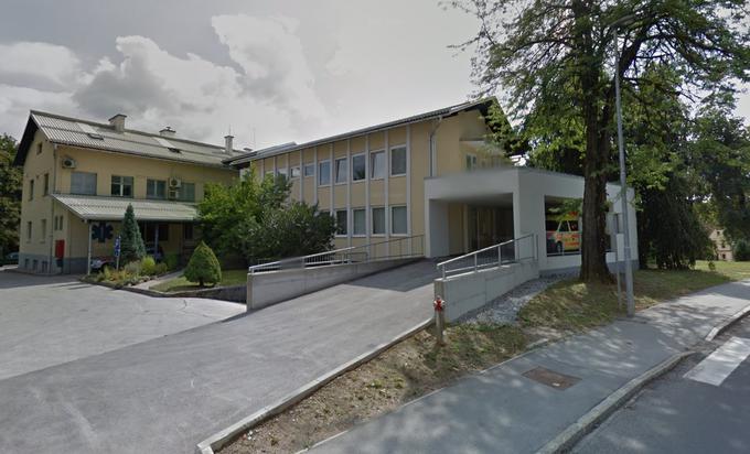Stanovalce in osebje Doma starejših občanov je okužil zdravnik metliškega zdravstvenega doma, ki se je okužil v tujini. | Foto: Google maps