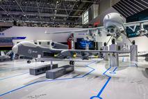 Kitajski nosiłem dronov Džiutan SS-UAV