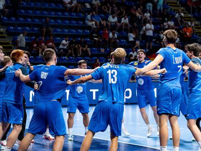 Mladi slovenski rokometaši v polfinalu EP!